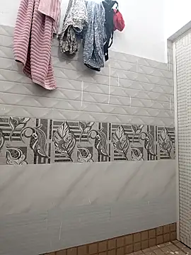 Hot-Tinaa online show from April 9, 2026, 9:26 am