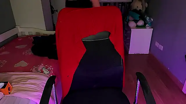 Lucyiy  online show from July 8, 2026, 3:08 am