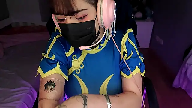 Lucyiy  online show from July 5, 2026, 4:19 am