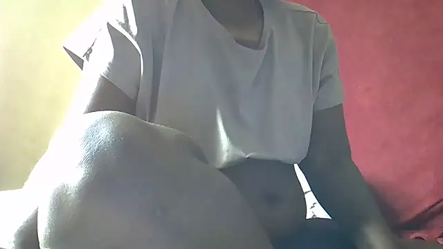 LowKeyWild  online show from April 13, 2026, 7:07 pm