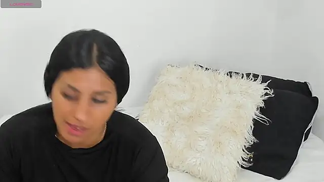 Snapshot of annarosse_ chatting on April 26, 2026, 11:51 am annarosse online show from April 26, 2026, 11:51 am