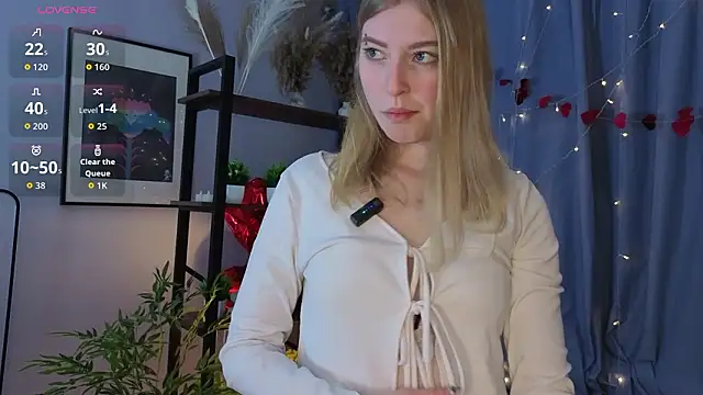 LanaRoxxy online show from March 11, 2026, 12:32 pm