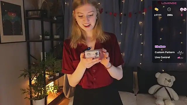 Snapshot of LanaRoxxy chatting on February 14, 2026, 11:21 am LanaRoxxy online show from February 14, 2026, 11:21 am