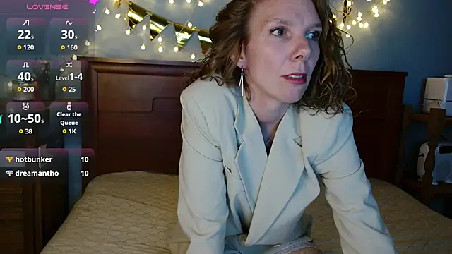 Daisy Lovely online show from June 3, 2026, 4:13 am