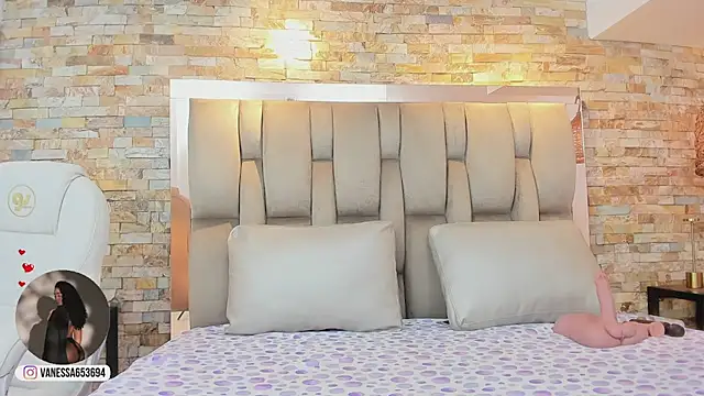 kendall grace online show from April 7, 2026, 11:34 am