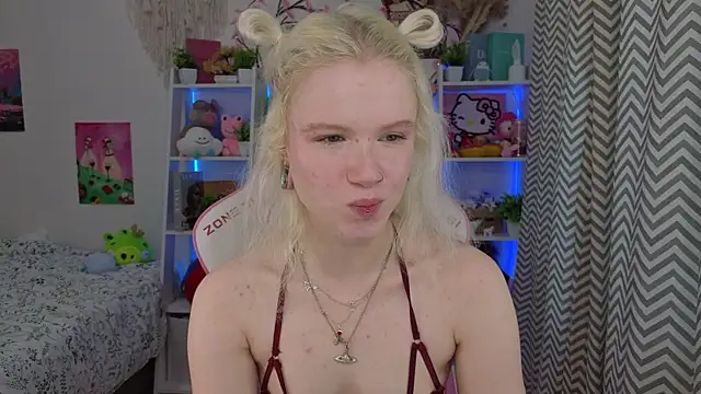 Snapshot of Mia_WaterFall chatting on May 8, 2026, 3:21 am Mia WaterFall online show from May 8, 2026, 3:21 am