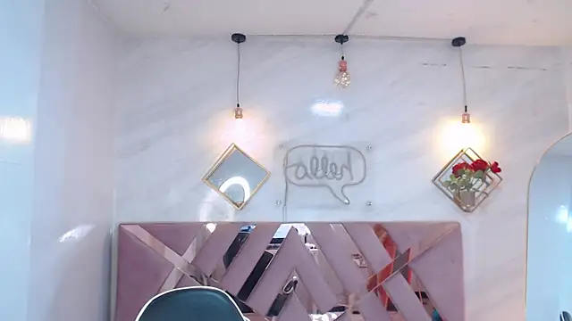 Melisa v online show from April 18, 2026, 8:42 pm