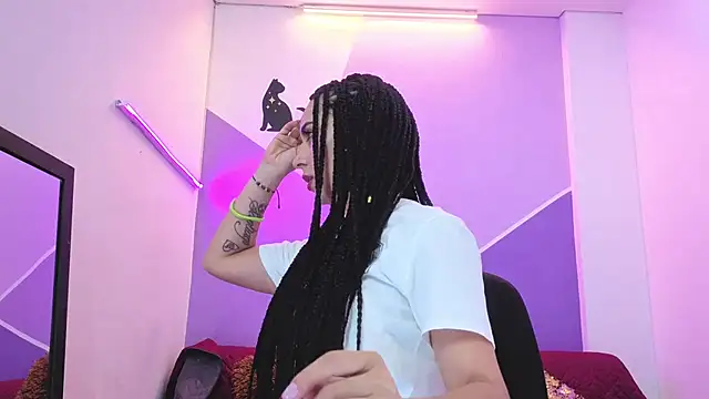 Analuciaa  online show from February 4, 2026, 3:56 am