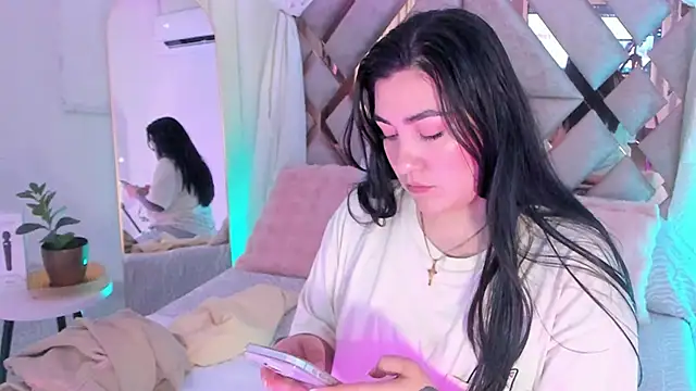 Snapshot of KathiaJenner chatting on February 22, 2026, 12:29 pm KathiaJenner online show from February 22, 2026, 12:29 pm