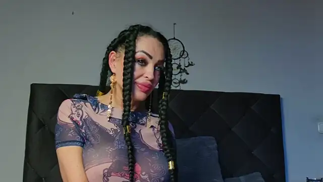 LadyRavenna online show from April 13, 2026, 4:44 pm