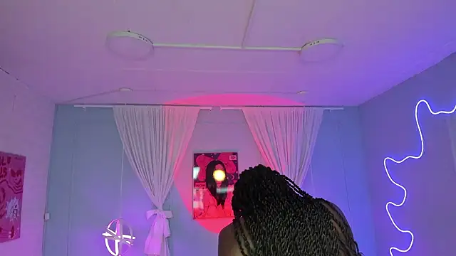 Snapshot of naomi_campell chatting on February 16, 2026, 7:34 pm naomi campell online show from February 16, 2026, 7:34 pm