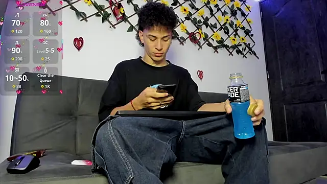 Snapshot of Maxxx_bigcockx chatting on February 4, 2026, 2:28 am Maxxx bigcockx online show from February 4, 2026, 2:28 am