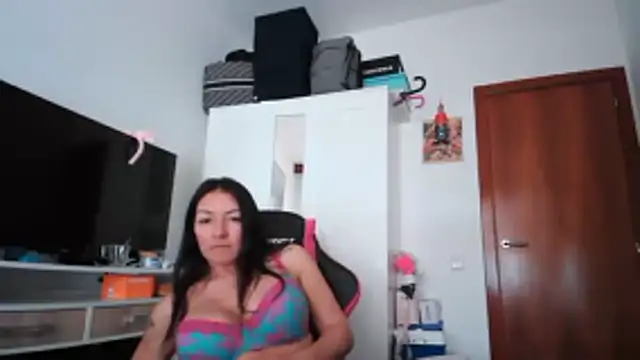 Yulian Milf online show from February 11, 2026, 2:06 pm