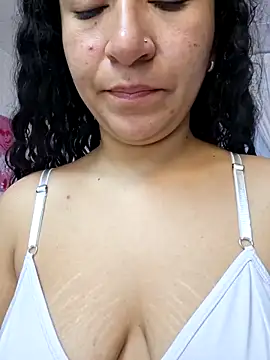 Snapshot of Dany_Moon_ chatting on February 18, 2026, 3:26 am Dany Moon online show from February 18, 2026, 3:26 am