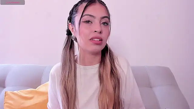 Snapshot of Fernanda_aaaa chatting on May 22, 2026, 2:37 pm Fernanda aaaa online show from May 22, 2026, 2:37 pm