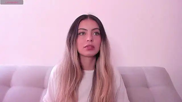 Snapshot of Fernanda_aaaa chatting on June 3, 2026, 4:44 pm Fernanda aaaa online show from June 3, 2026, 4:44 pm
