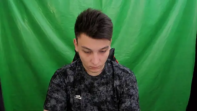 Snapshot of Justin_time111 chatting on April 4, 2026, 12:28 am Justin time111 online show from April 4, 2026, 12:28 am