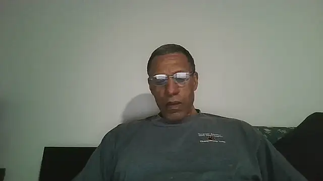 swimmer2496 online show from April 10, 2026, 1:34 am