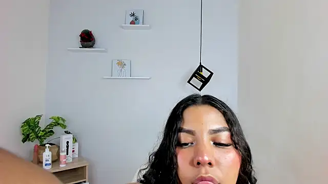 Snapshot of Fatima_senghor chatting on April 27, 2026, 8:18 pm Fatima senghor online show from April 27, 2026, 8:18 pm