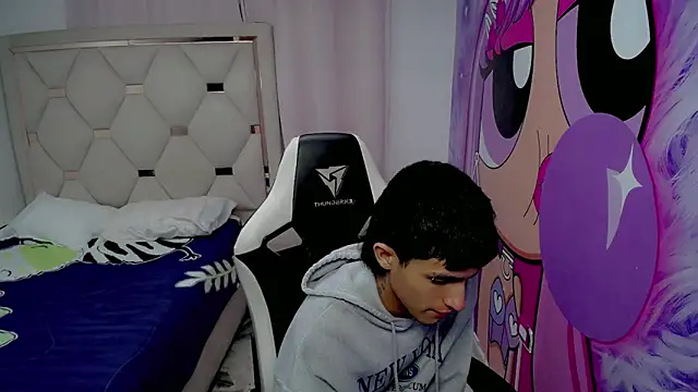 Akyra latinn online show from February 2, 2026, 12:15 pm