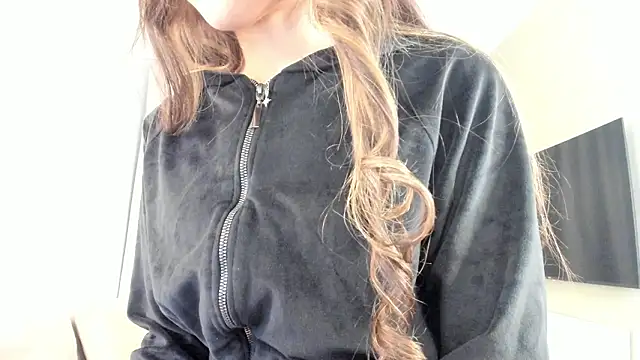 TreasaCrebs online show from February 8, 2026, 6:38 pm