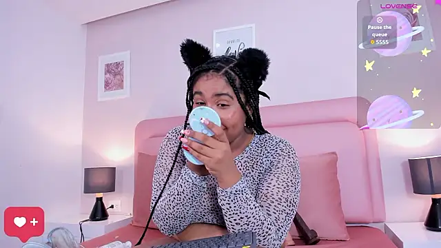 sexy curlylady online show from February 11, 2026, 8:41 pm