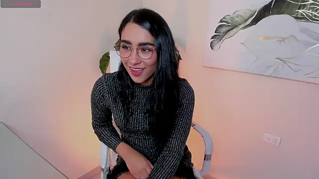 Snapshot of scarlett25__ chatting on February 9, 2026, 8:40 pm scarlett25 online show from February 9, 2026, 8:40 pm