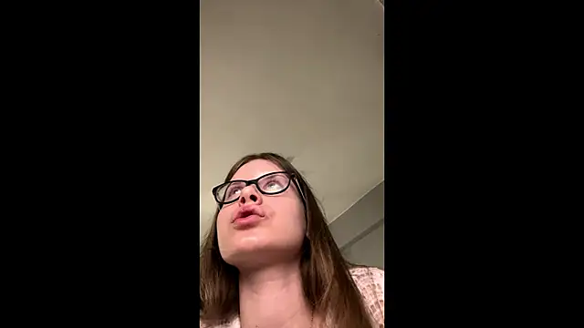 Iuckystar19 online show from April 9, 2026, 5:52 pm