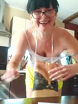 AliceSwan57 online show from June 17, 2026, 6:24 am