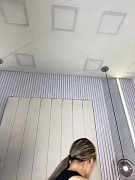 JuliaColemann online show from March 1, 2026, 12:05 pm