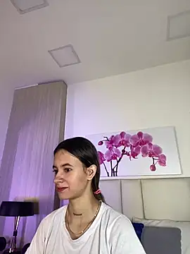 JuliaColemann online show from June 2, 2026, 12:05 pm