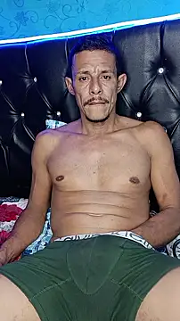 juanmaur22 online show from February 22, 2026, 9:49 pm