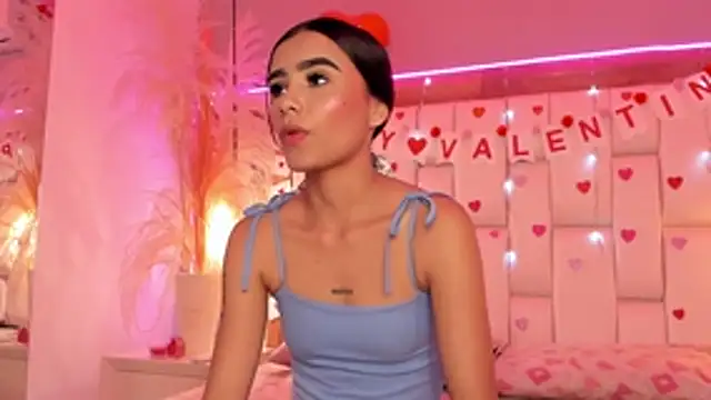 StefanyCondia online show from February 13, 2026, 6:30 pm