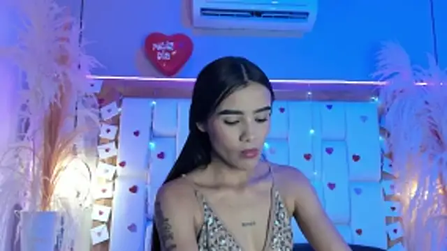 StefanyCondia online show from February 20, 2026, 6:43 pm