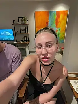 Snapshot of Olivka6 chatting on April 30, 2026, 11:28 am Olivka6 online show from April 30, 2026, 11:28 am