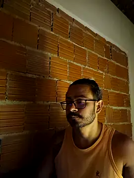 Snapshot of moreno18rn chatting on April 23, 2026, 12:50 am moreno18rn online show from April 23, 2026, 12:50 am