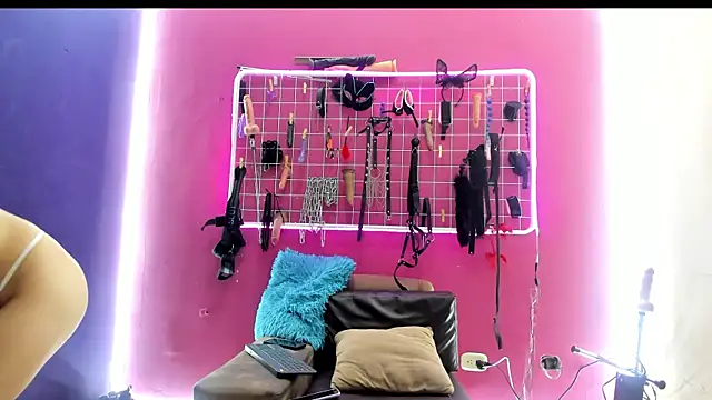 Snapshot of Slave_Melany_bdsm chatting on May 15, 2026, 2:04 pm Slave Melany bdsm online show from May 15, 2026, 2:04 pm