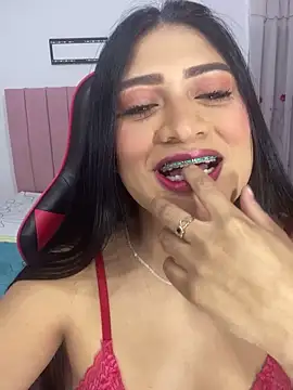 GabrielaZuluaga online show from February 13, 2026, 6:24 am