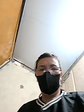 Pussy-xx online show from April 4, 2026, 11:33 pm