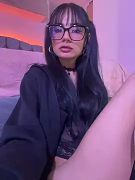  Lucycherry online show from February 3, 2026, 4:43 am