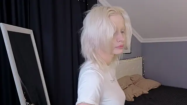 Naomi Demio online show from March 26, 2026, 12:25 pm