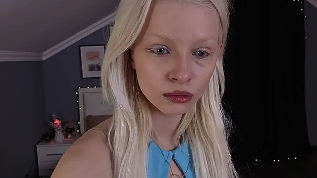 Naomi Demio online show from March 4, 2026, 10:12 am