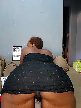 Barbieee1301 online show from April 21, 2026, 7:15 am