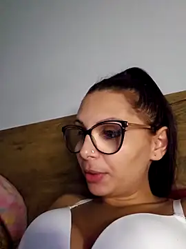 HiddendesireXO01 online show from February 17, 2026, 8:28 pm