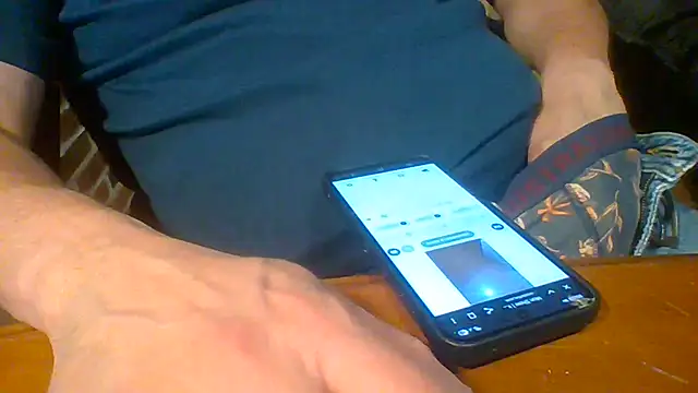 Snapshot of ludowrss chatting on June 21, 2026, 3:34 am ludowrss online show from June 21, 2026, 3:34 am