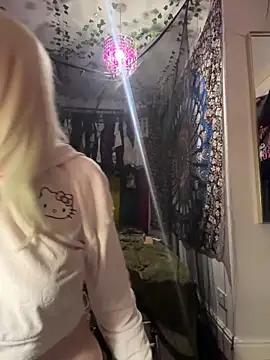 bambibabyy online show from February 23, 2026, 9:37 pm