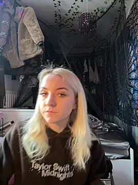 bambibabyy online show from February 14, 2026, 1:33 pm