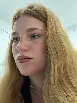 SunnyGrin online show from March 3, 2026, 9:22 pm