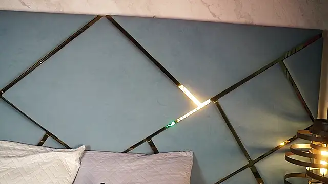 karol sm online show from April 15, 2026, 3:01 am