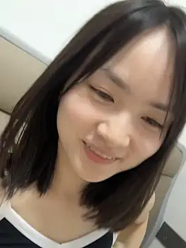 miaomiaou  online show from April 10, 2026, 5:14 am